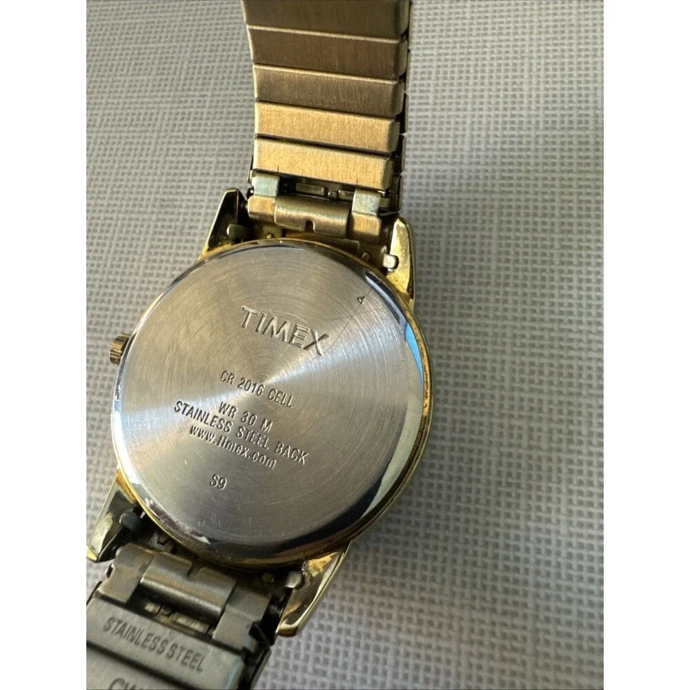Timex Indiglo Mens Wrist Watch WR 30M Gold Tone Stretch Band Day Date Works